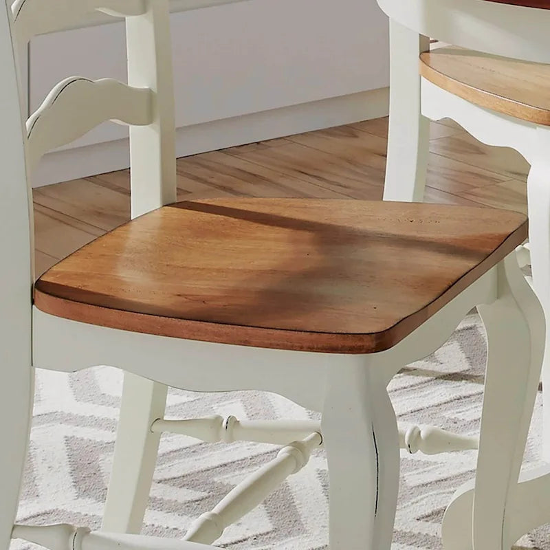 Deux ensembles de chaises