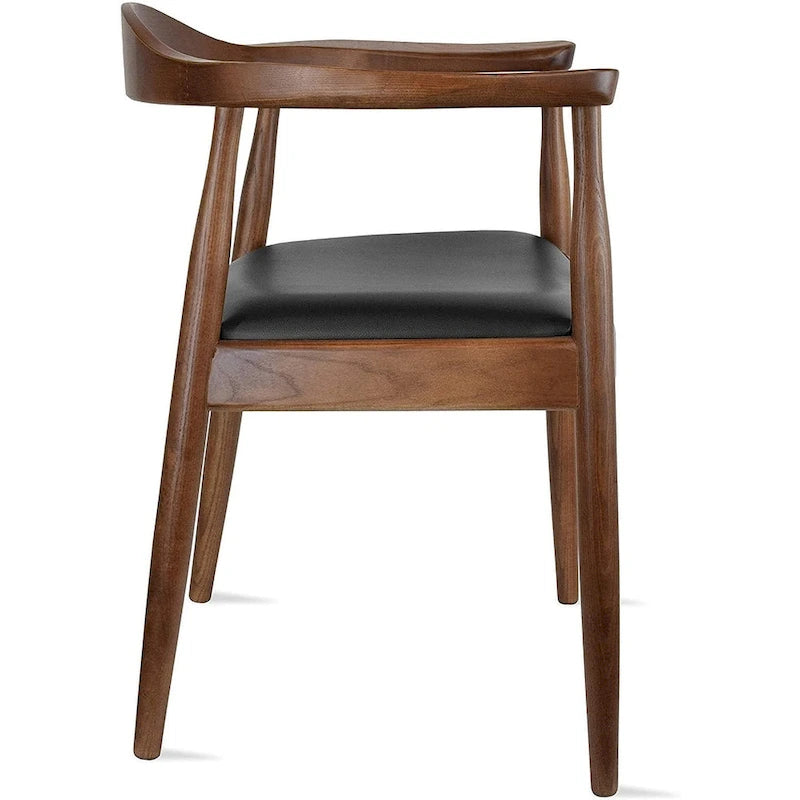 Chaise de salle à manger Kennedy en bois massif coudée, en chêne et similicuir