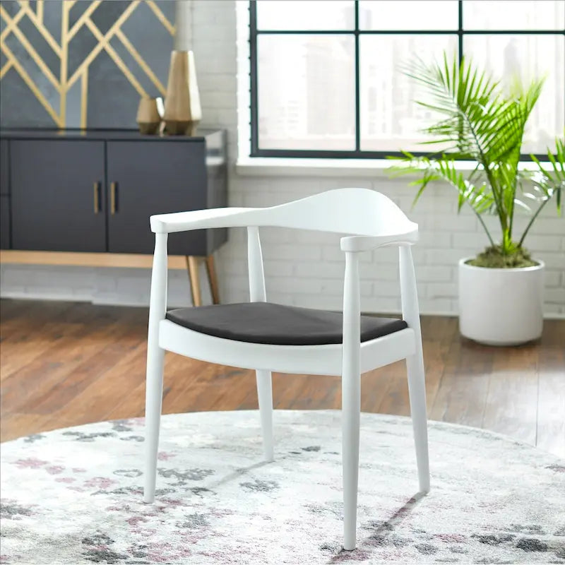 Chaise de salle à manger Kennedy en bois massif coudée, en chêne et similicuir