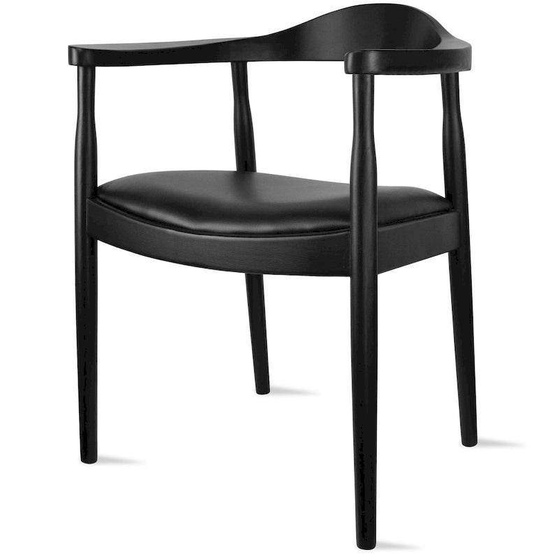 Chaise de salle à manger Kennedy en bois massif coudée, en chêne et similicuir