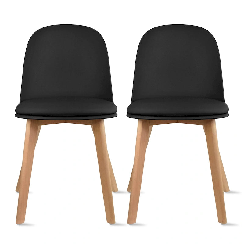 Ensemble de deux chaises de salle à manger, avec dossiers, sans accoudoirs, assise en plastique et pieds en bois.