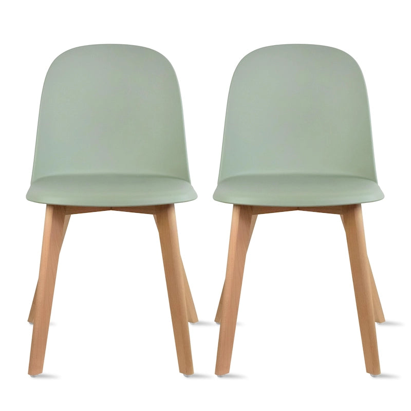 Ensemble de deux chaises de salle à manger, avec dossiers, sans accoudoirs, assise en plastique et pieds en bois.