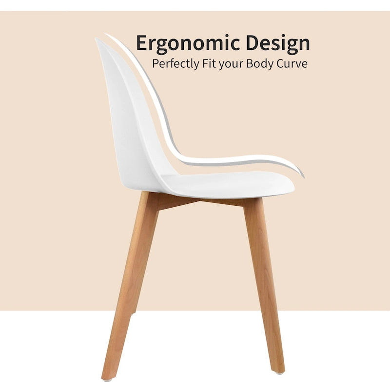 Ensemble de deux chaises de salle à manger, avec dossiers, sans accoudoirs, assise en plastique et pieds en bois.